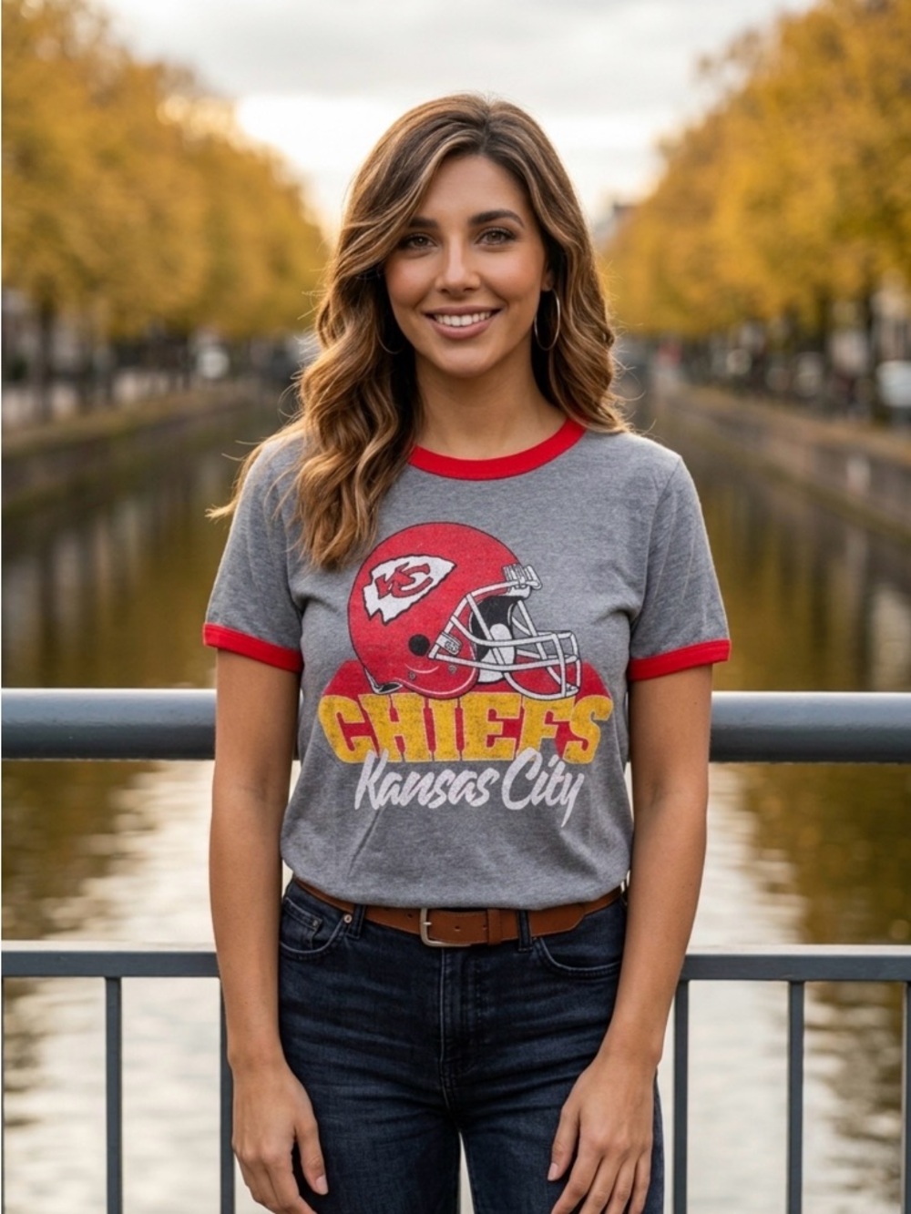 Kansas City Chiefs NFL Team Apparel Ringer Tee Gray Red Women Medium Graphic